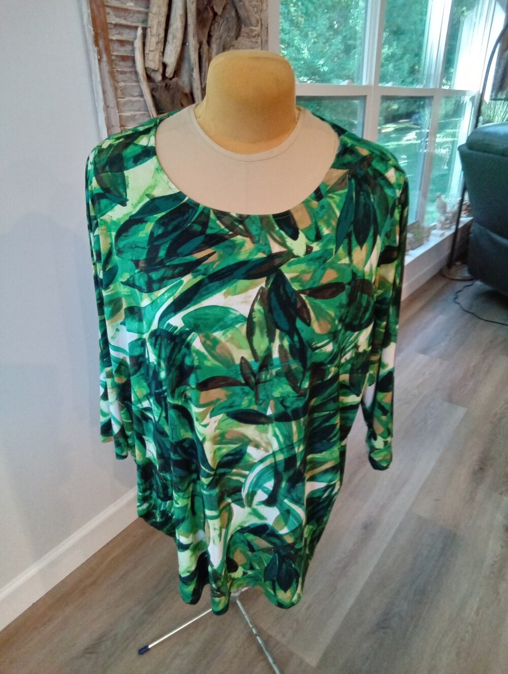 Susan GraverPlus Size 4X Liquid Knit Tropical Palm Leaf Print Scoop Neck Top